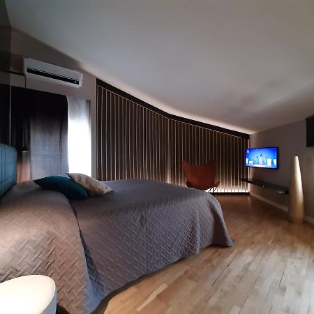 Moaa - Modern Art Apartment Ντεζεντσάνο ντελ Γκάρντα Εξωτερικό φωτογραφία