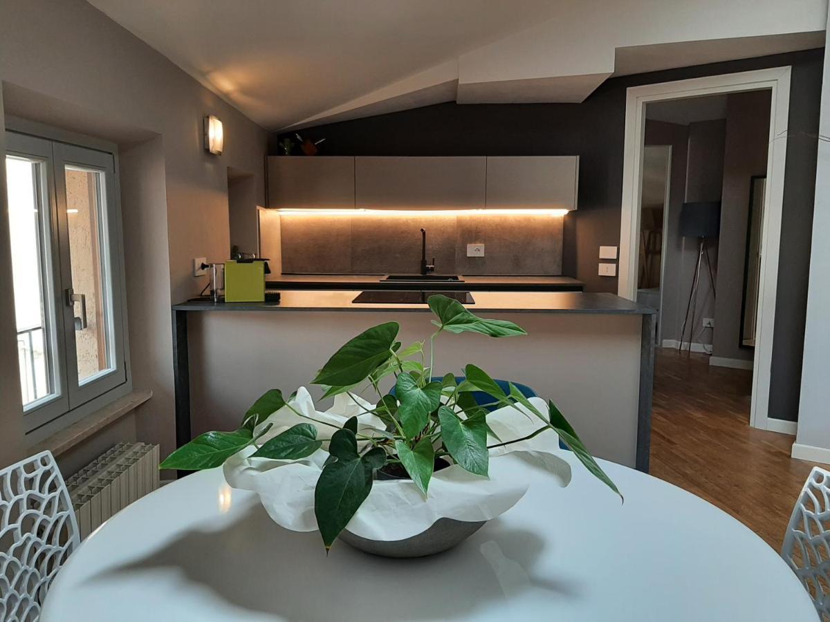 Moaa - Modern Art Apartment Ντεζεντσάνο ντελ Γκάρντα Εξωτερικό φωτογραφία